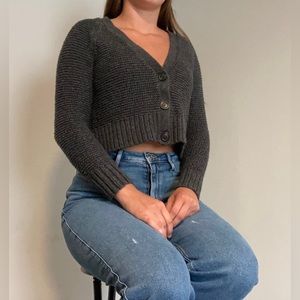 American Eagle Gray Cropped Knit Cardigan Size Small